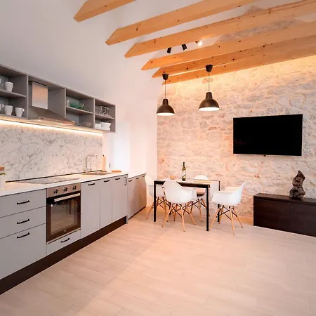 بيت للعطل Nicely Decorated House With Roofed Terrace فربوسكا