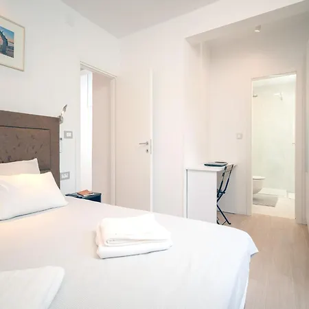 Nicely Decorated House With Roofed Terrace بيت للعطل فربوسكا