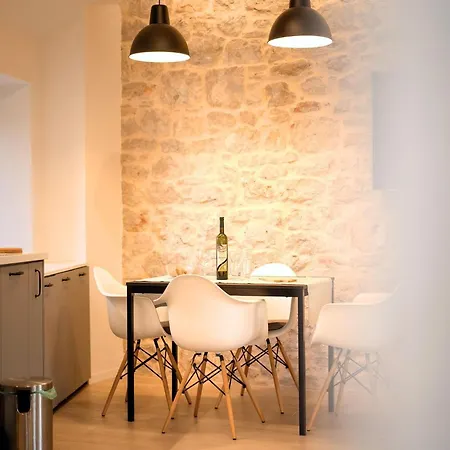 بيت للعطل Nicely Decorated House With Roofed Terrace *