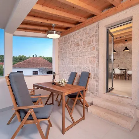 Nicely Decorated House With Roofed Terrace Vrboska